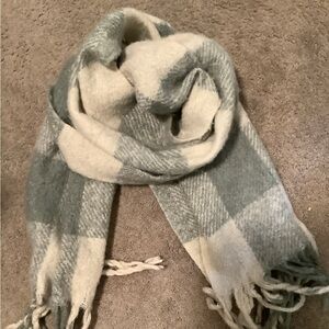 Wrap around chunky scarf